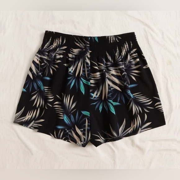 SHEIN Black Tropical Print High Waist Shorts - Picture 2 of 7